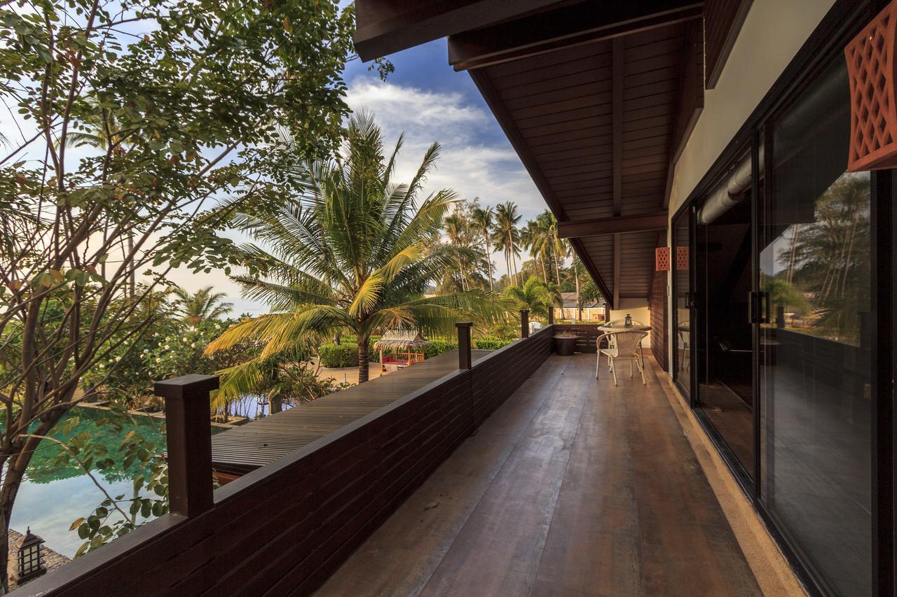 Villa Malee Beach Villas *