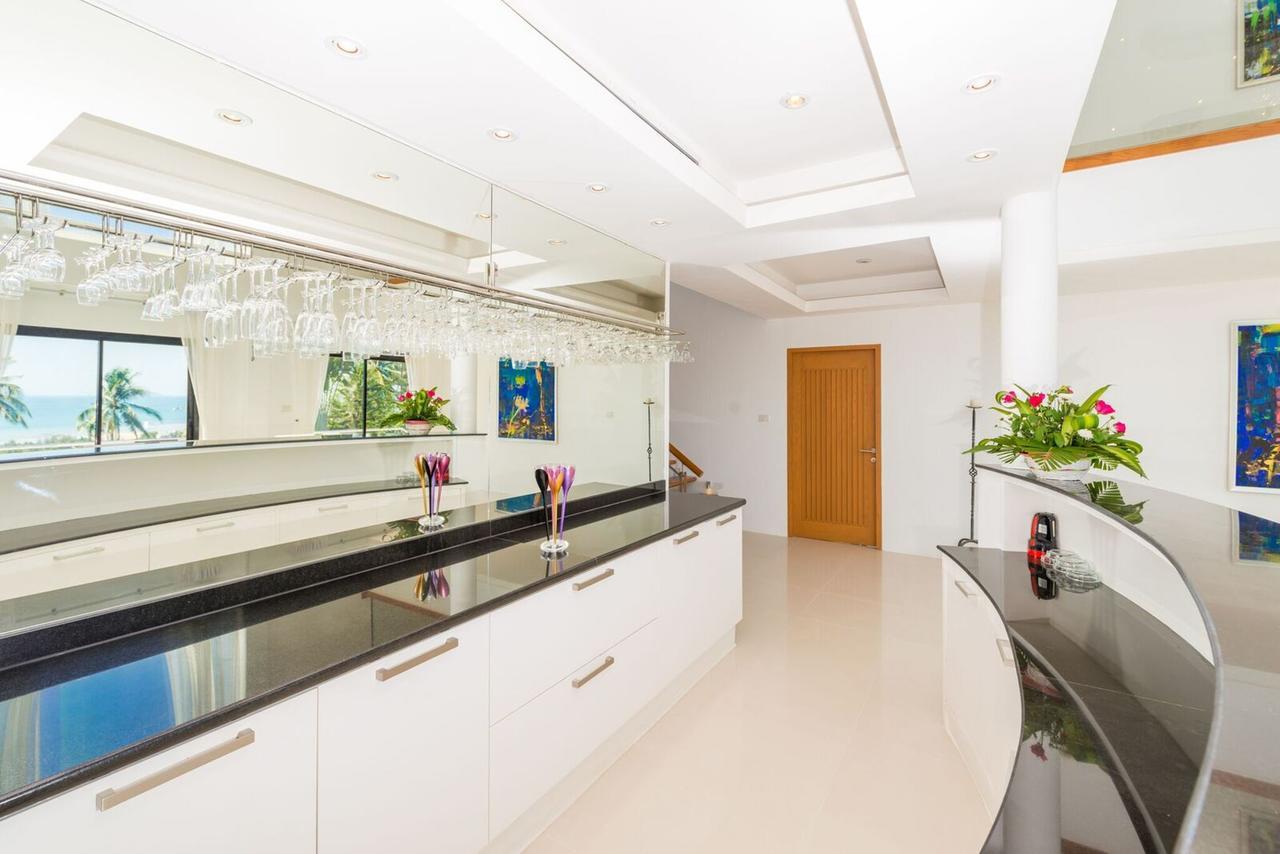 Villa White Stone - Luxurious Sunset View 4 Bed Pool *