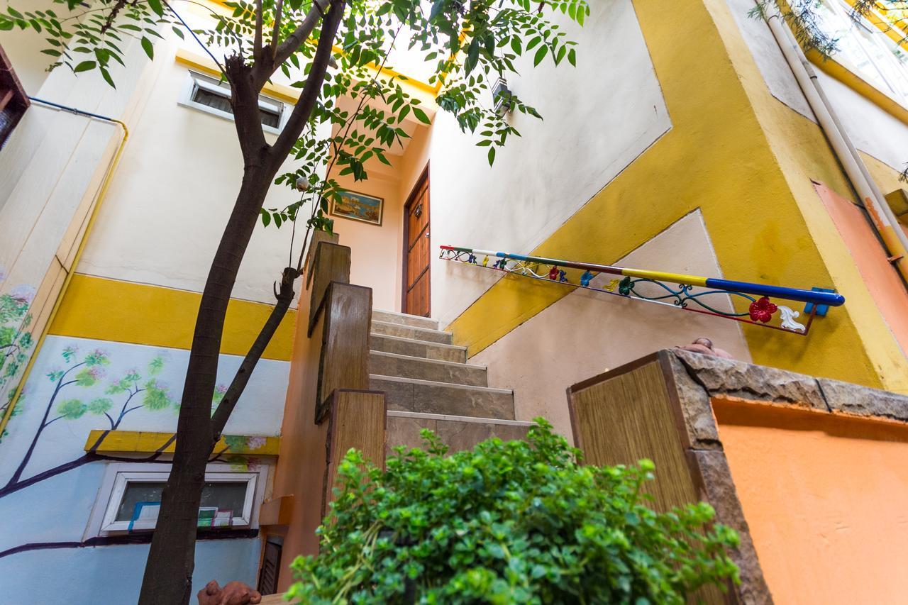 Bed & Breakfast Changmoi House