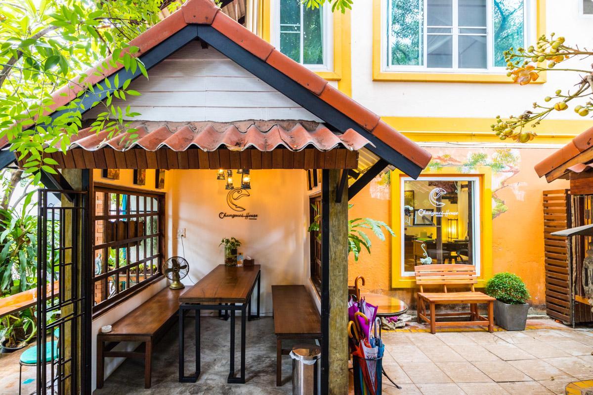Bed & Breakfast Changmoi House