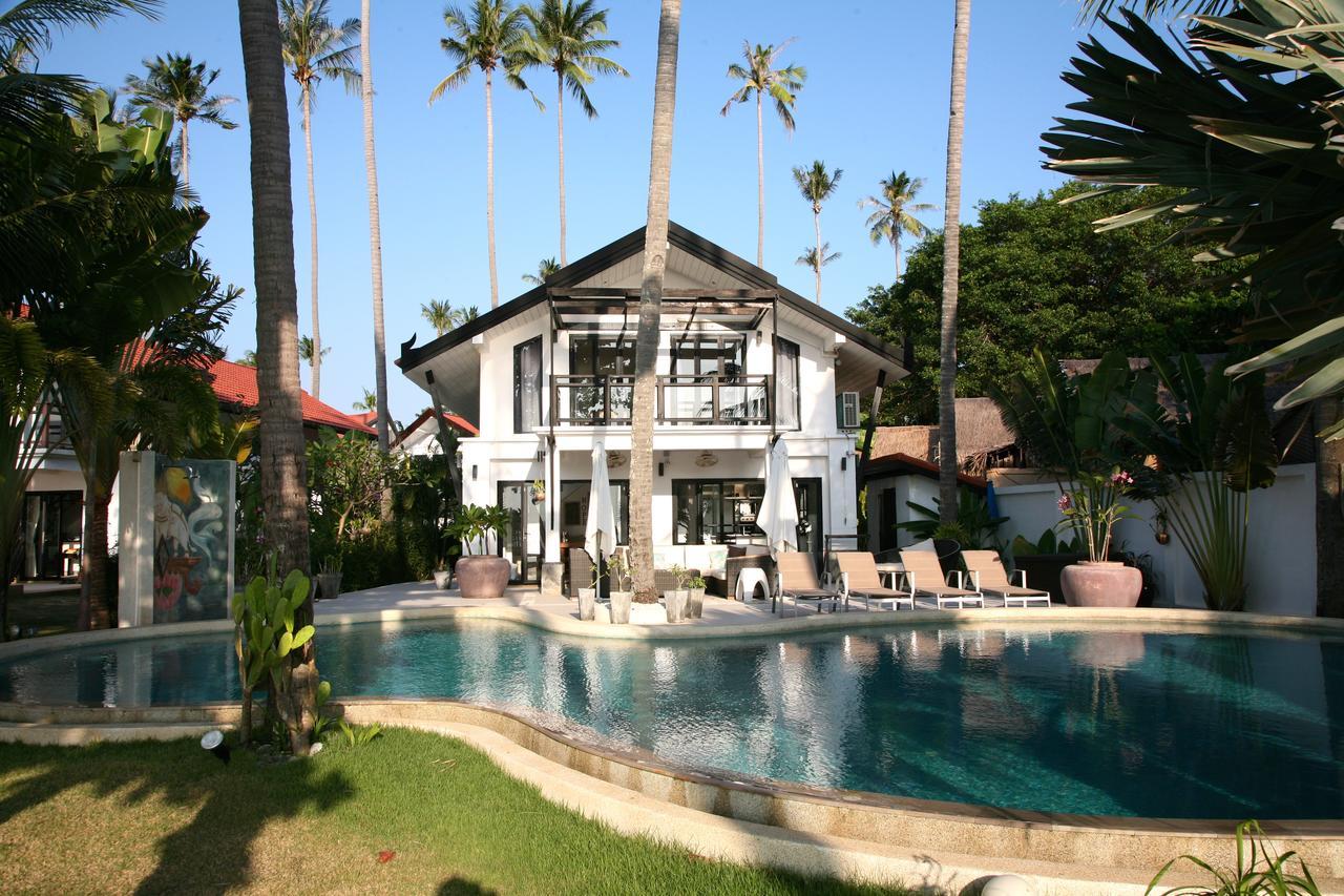 Malee Beach Villas *