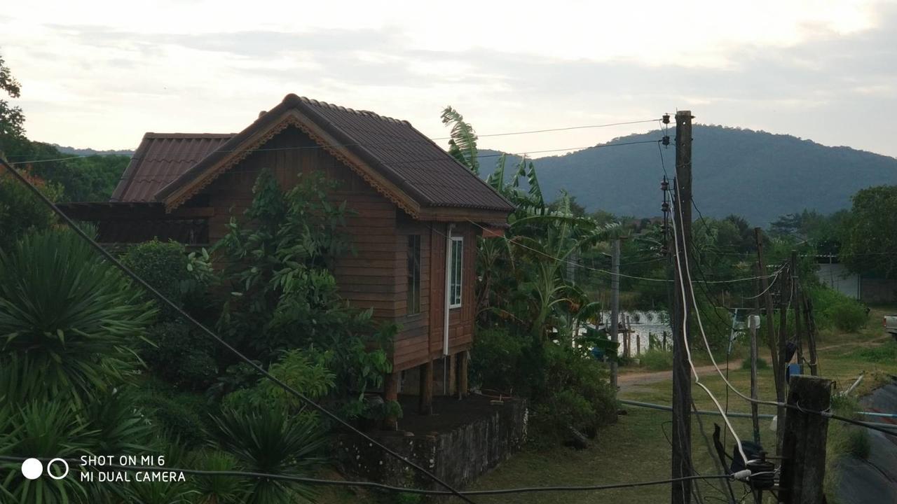 Baan Pak Phutawan Guest house