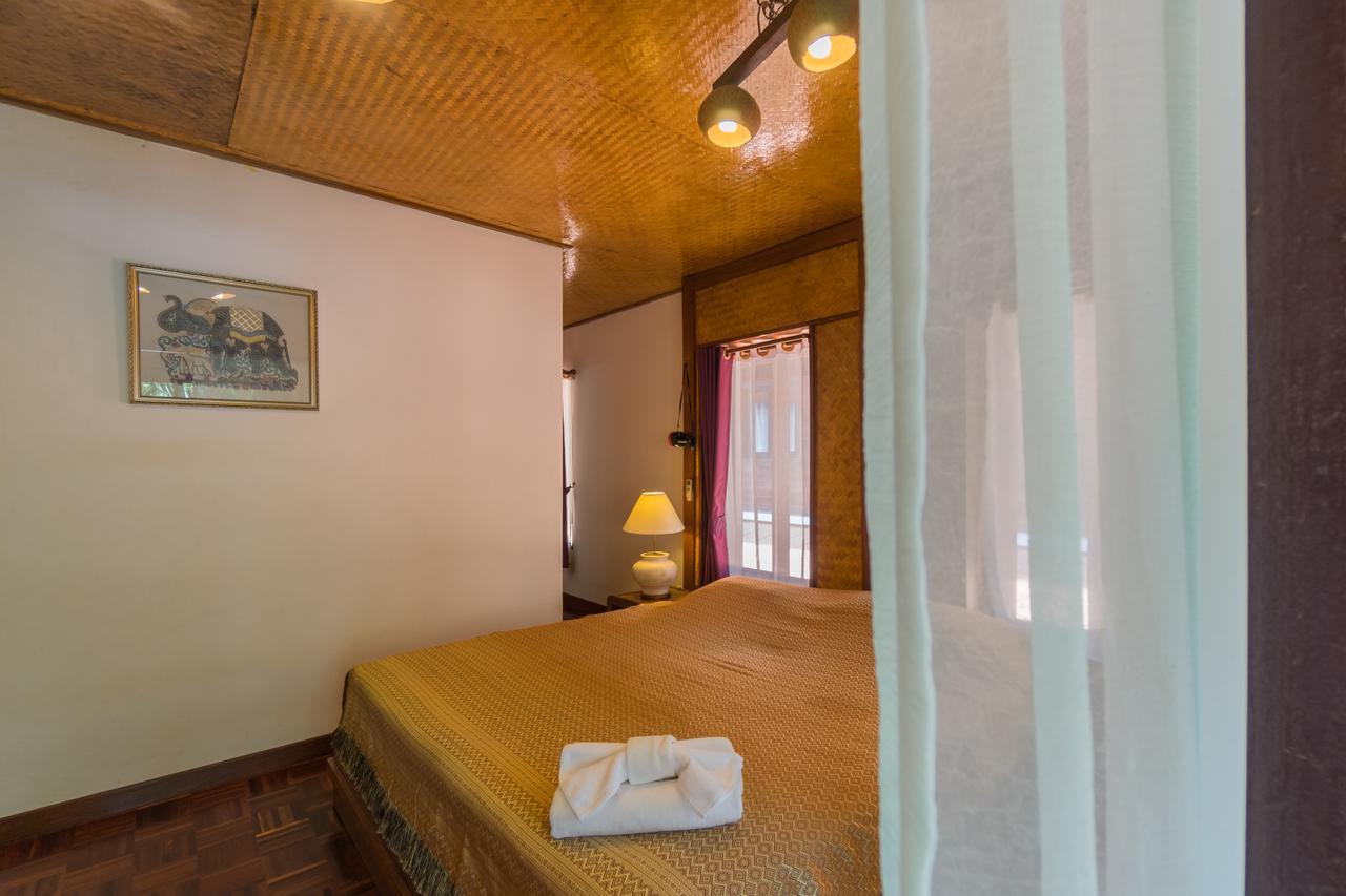 Coral Bangsaphan Resort