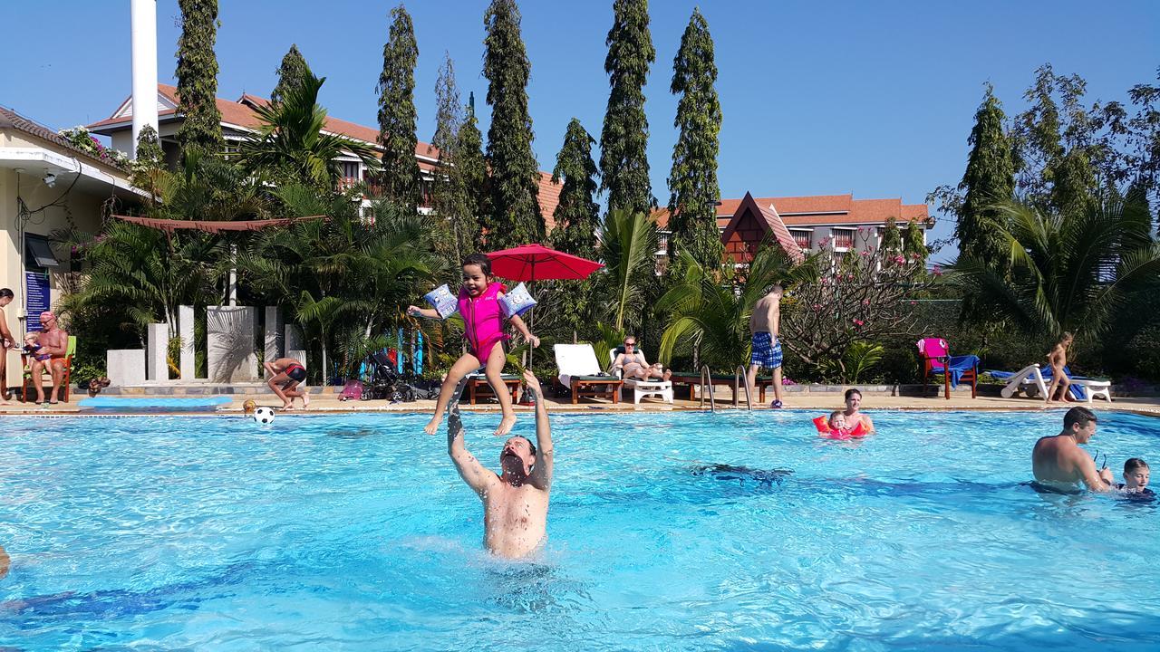 Oasis Garden & Pool At Vip Resort 3*