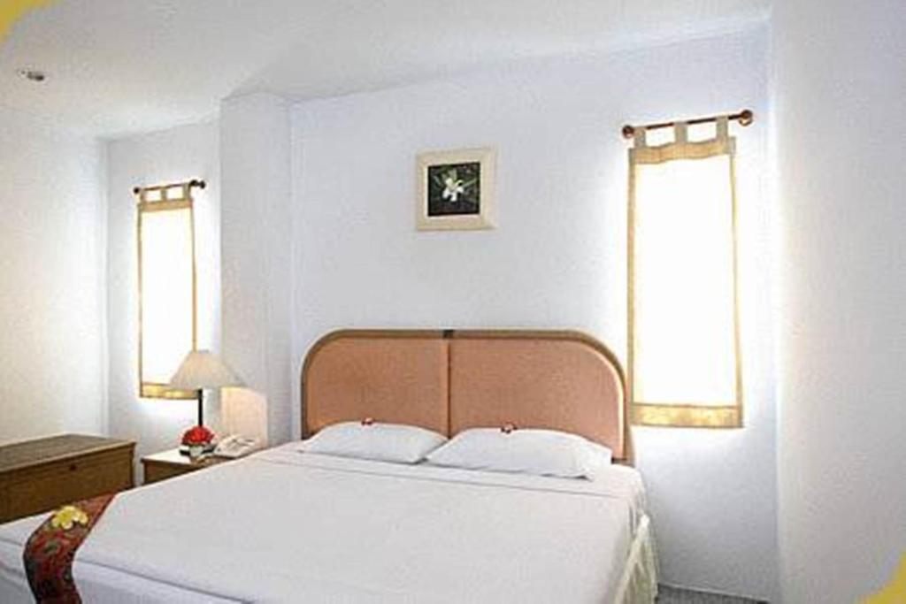 Hotel Regent Silom 3*