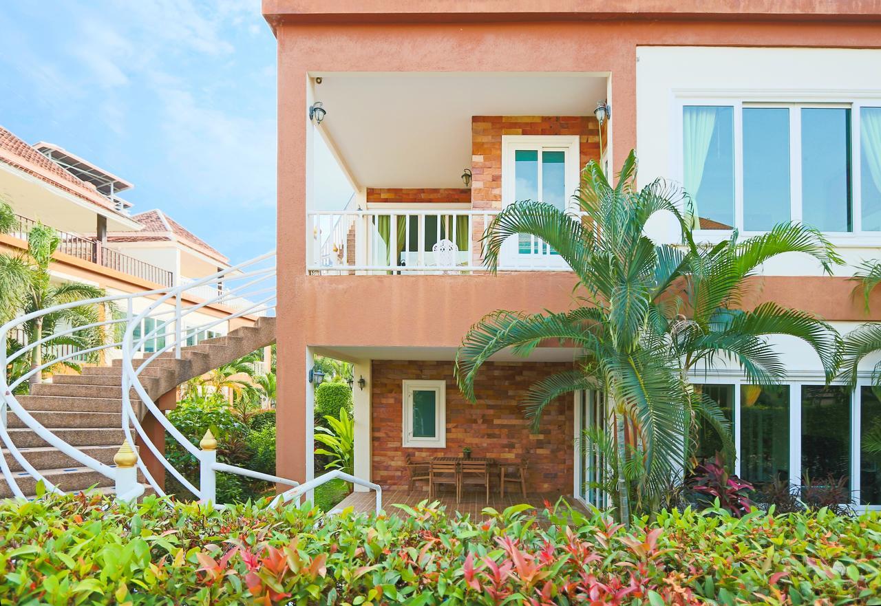 Villa Arabella Villas *