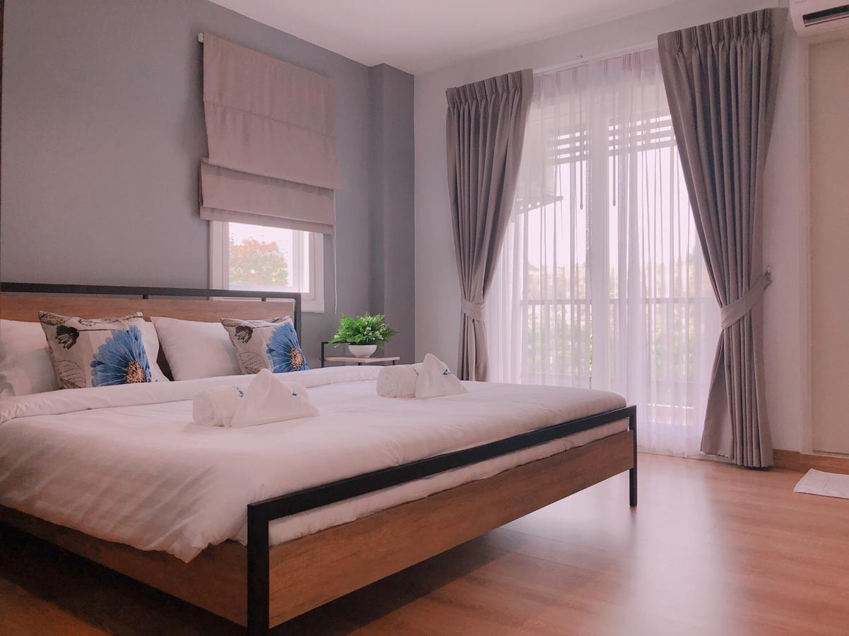 Living At Sphere