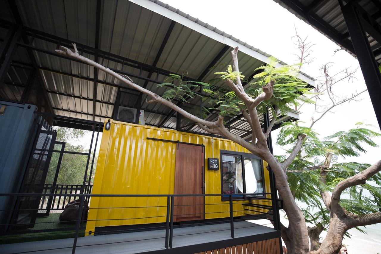 Baan Rom Talay Made'