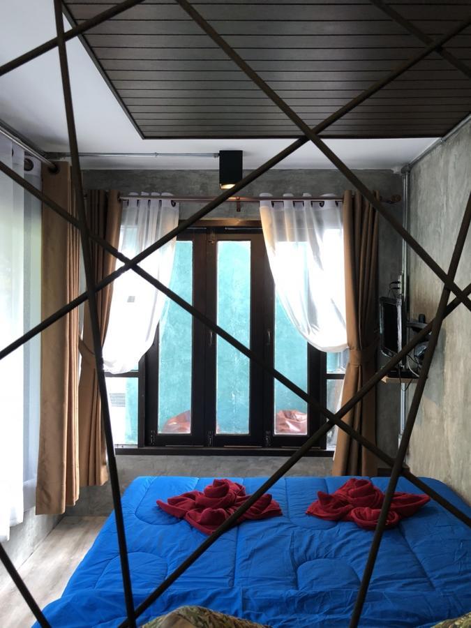 Baan Rom Talay Made' 2*