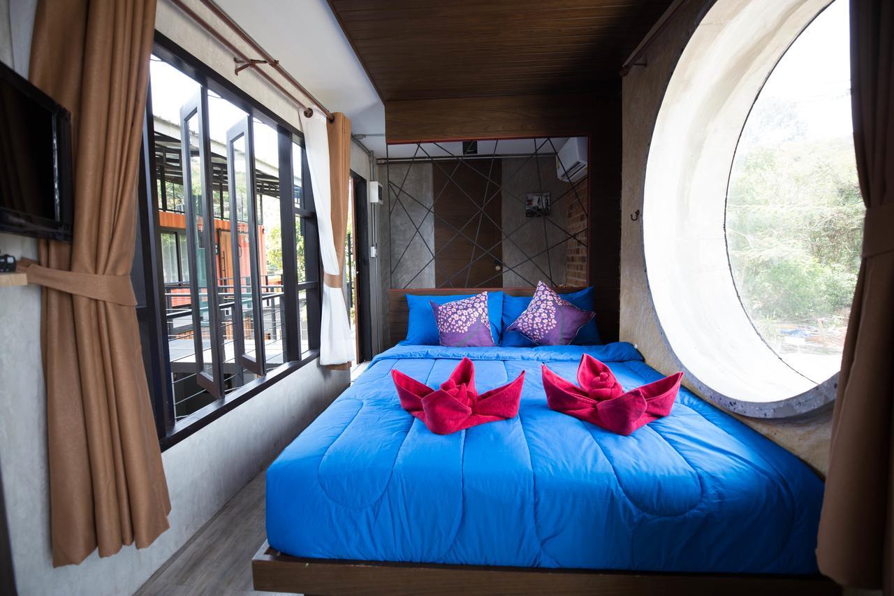 Baan Rom Talay Made' Resort
