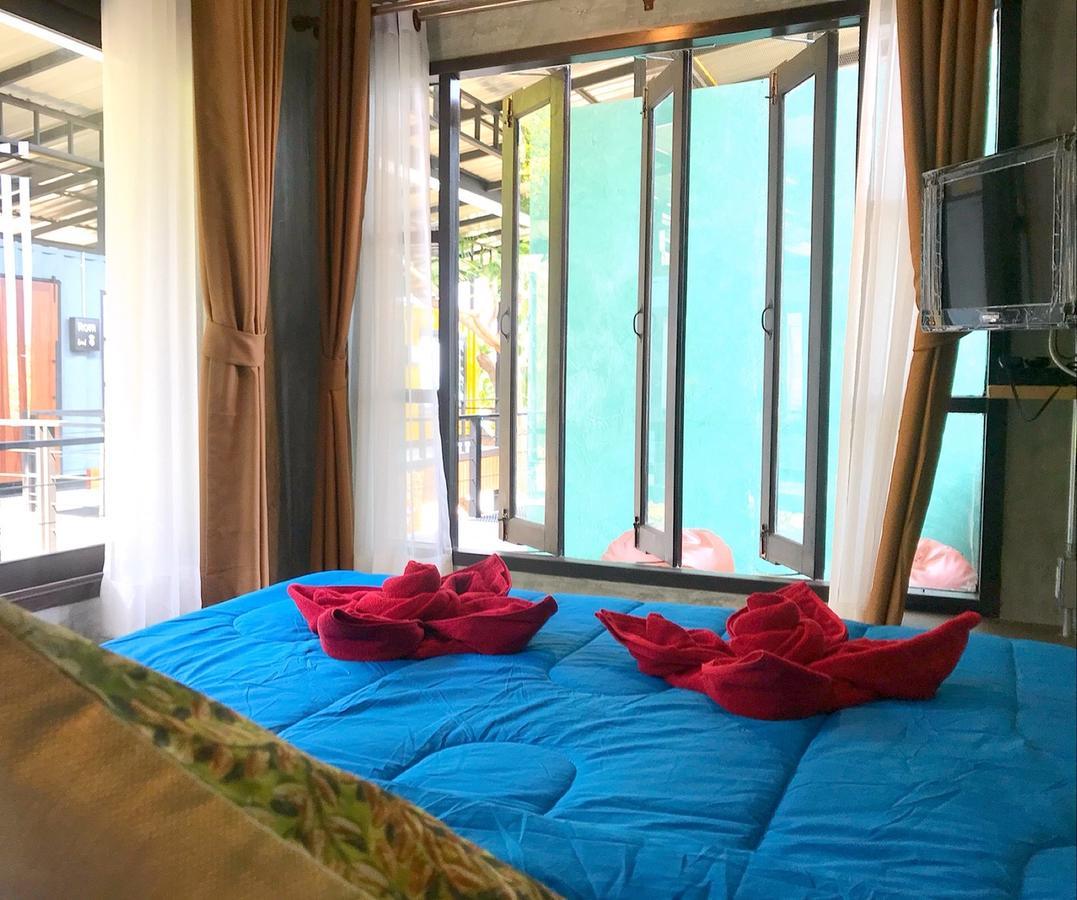 Baan Rom Talay Made'