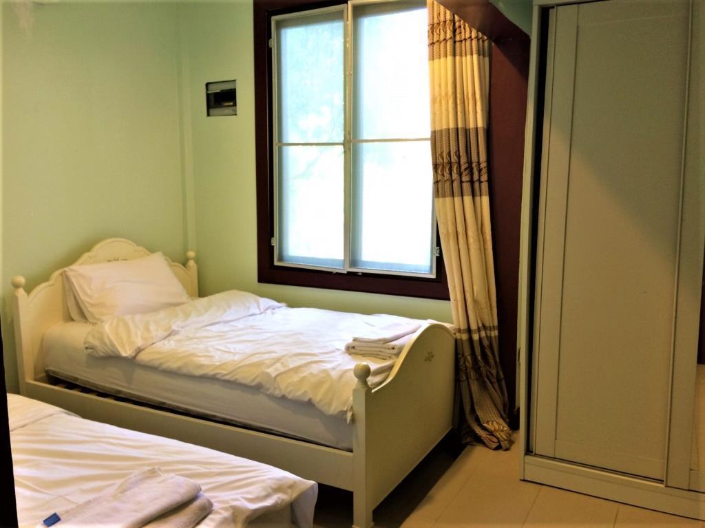 Phalaburi Resort