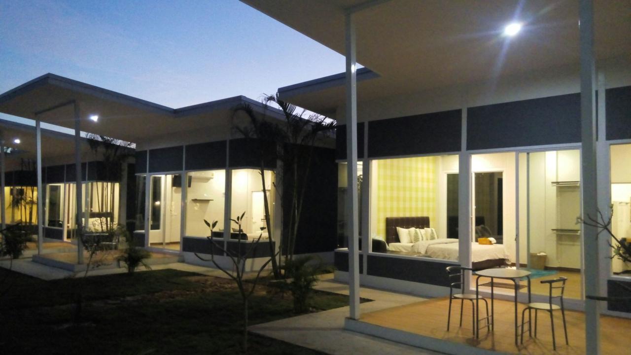 Bluemoon Riverside Resort Phibun Mangsahan