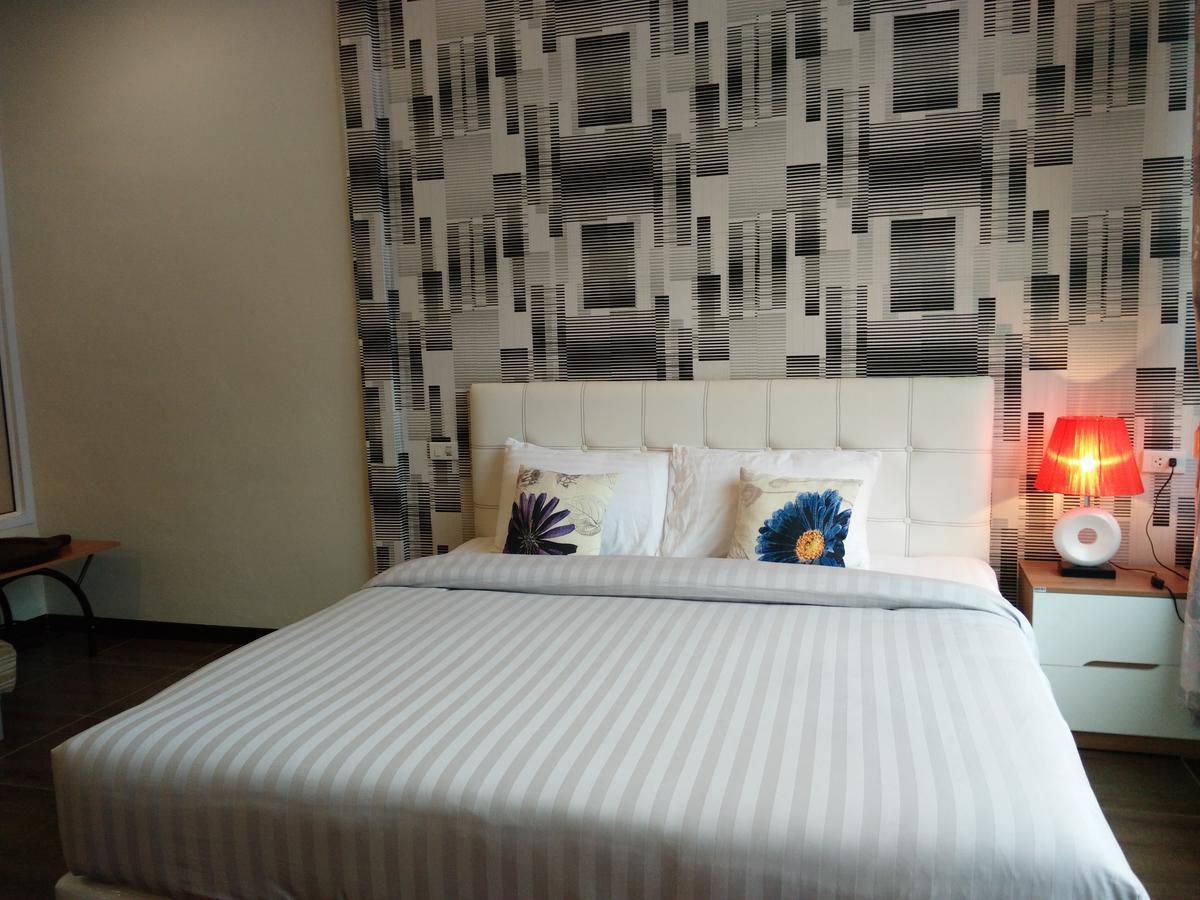 Resort Bluemoon Riverside Phibun Mangsahan