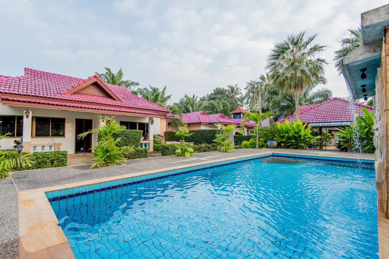 Resort Tananza & Phuket Nai Harn