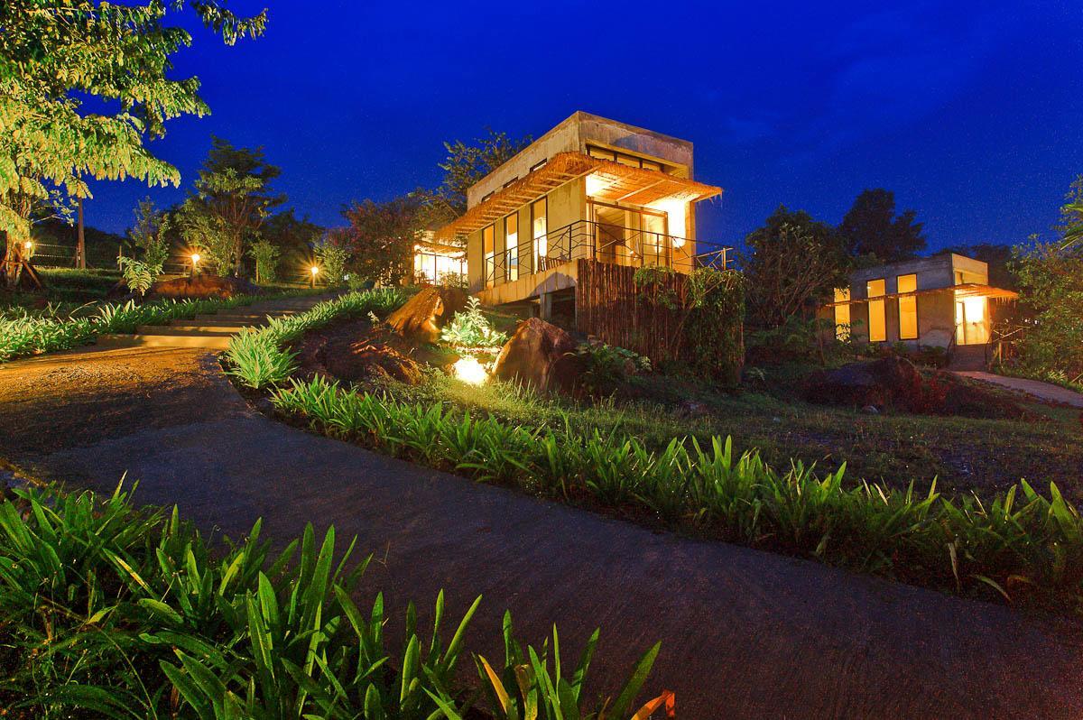 Resort Twelve Oclock 3*