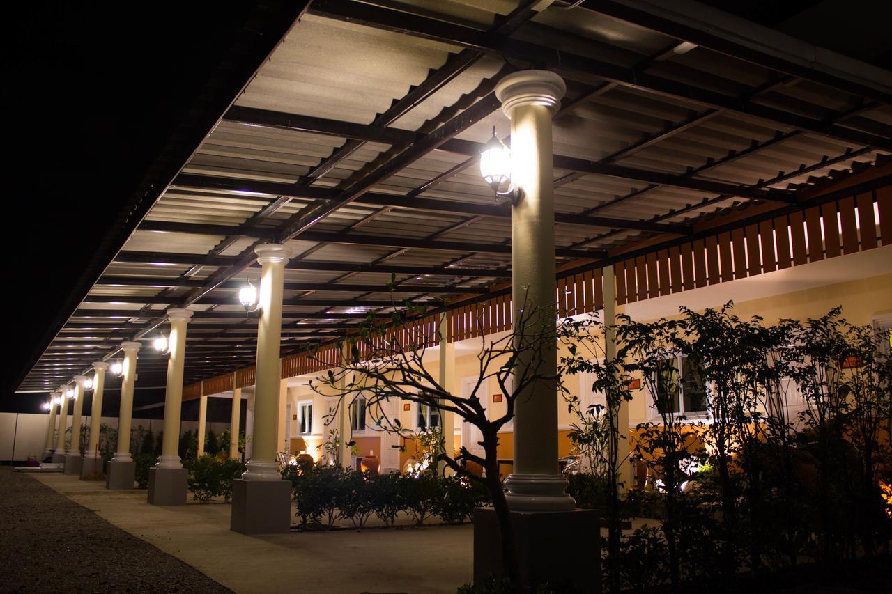 Fancy Carp Resort Cha-Am