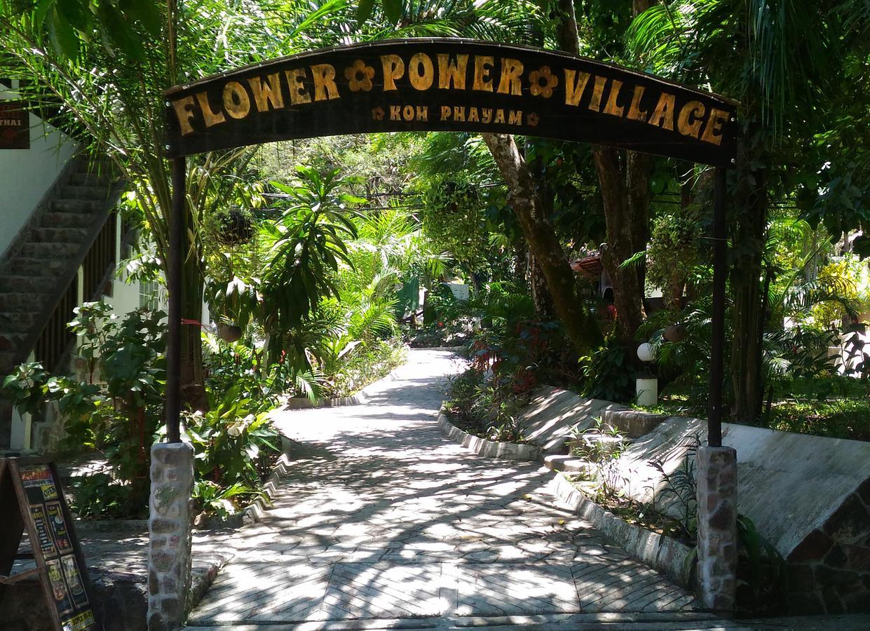 Flower Power Farm Village Resort Koh Phayam