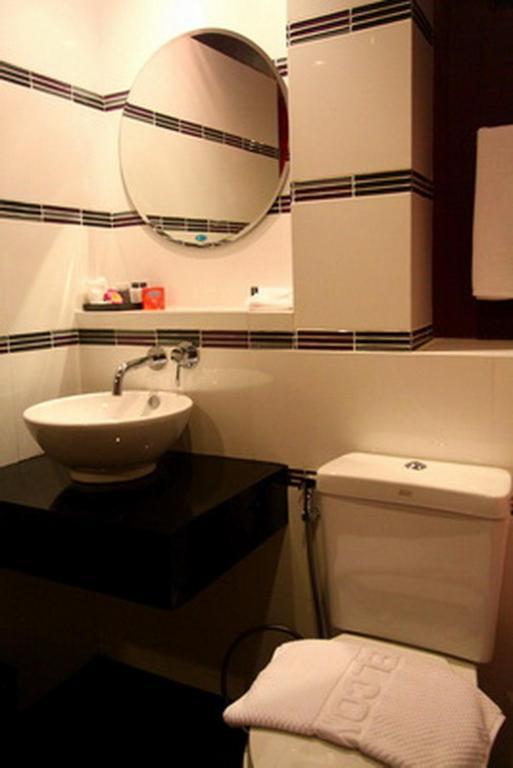 Glitz Hotel 3*