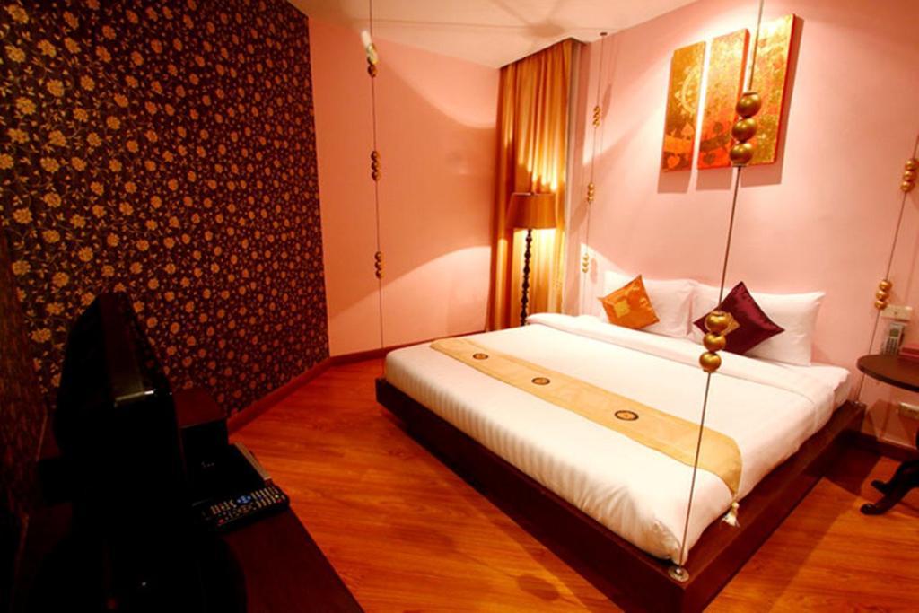 Glitz Hotel Bangkok