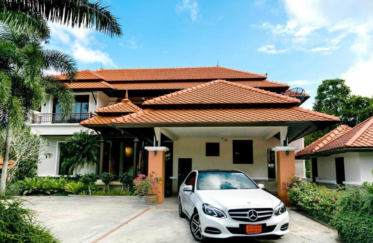 Villa Laguna *