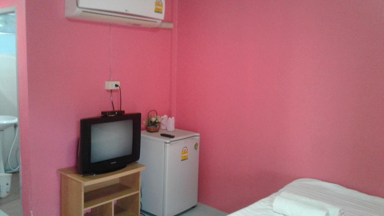 Guest house Baan Lom Talay 2*
