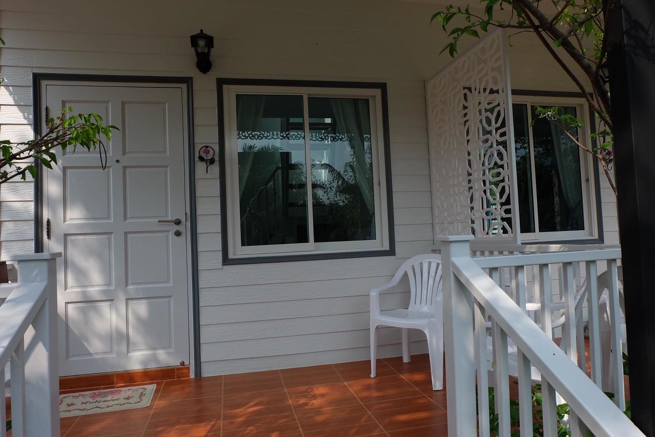 The White Village Resort 2*