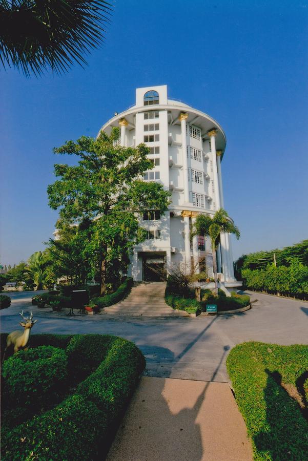 Hermitage Korat-sha Hotel
