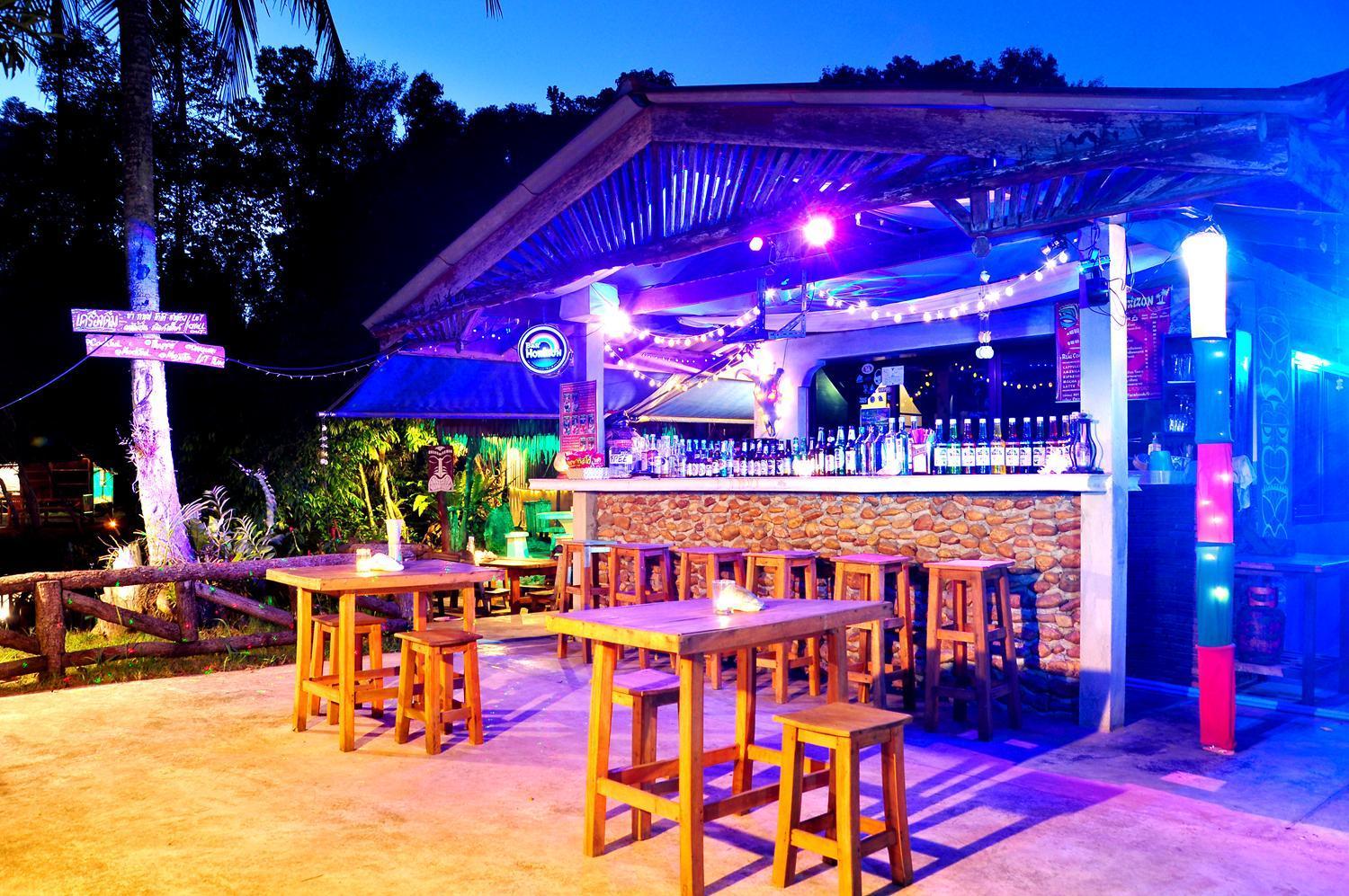 Bar Horizon Hostel Chumphon