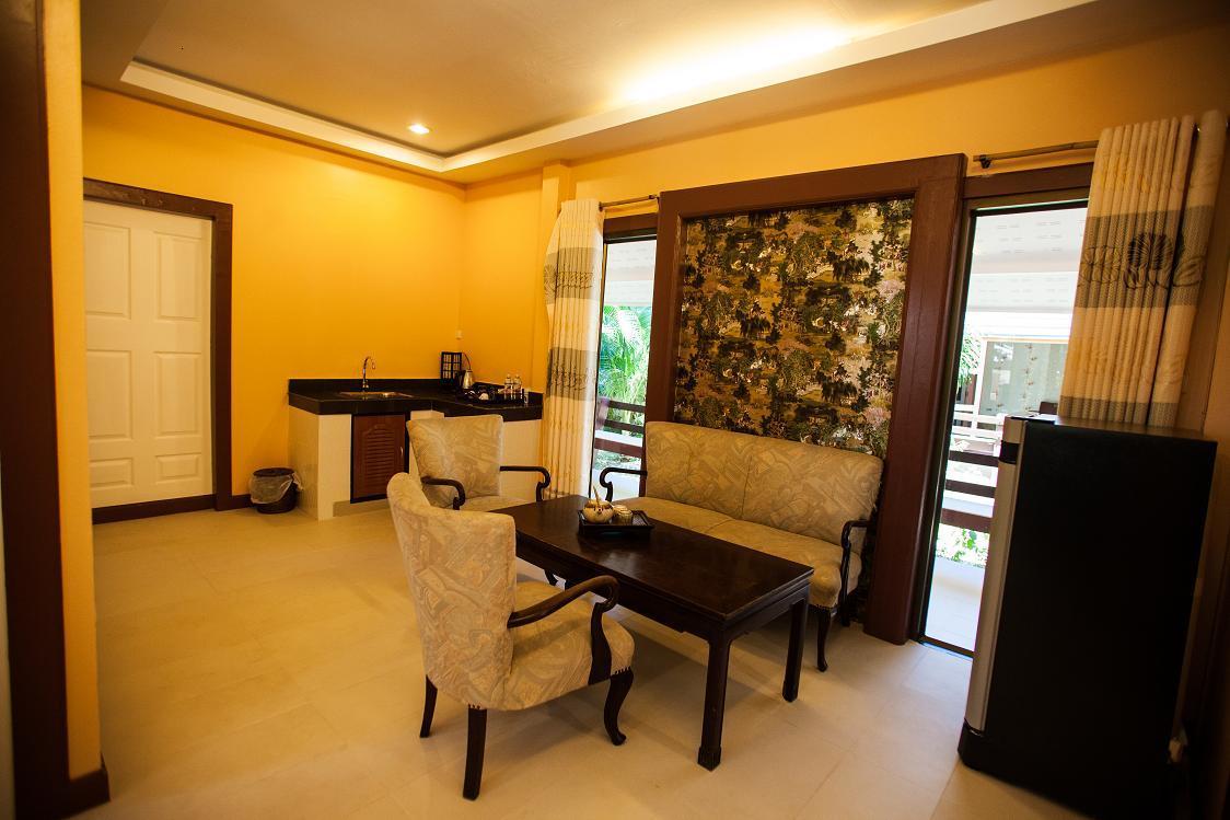 Phalaburi Resort