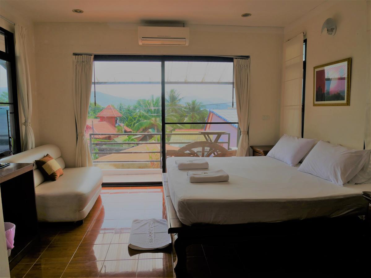 Sunset Resort *