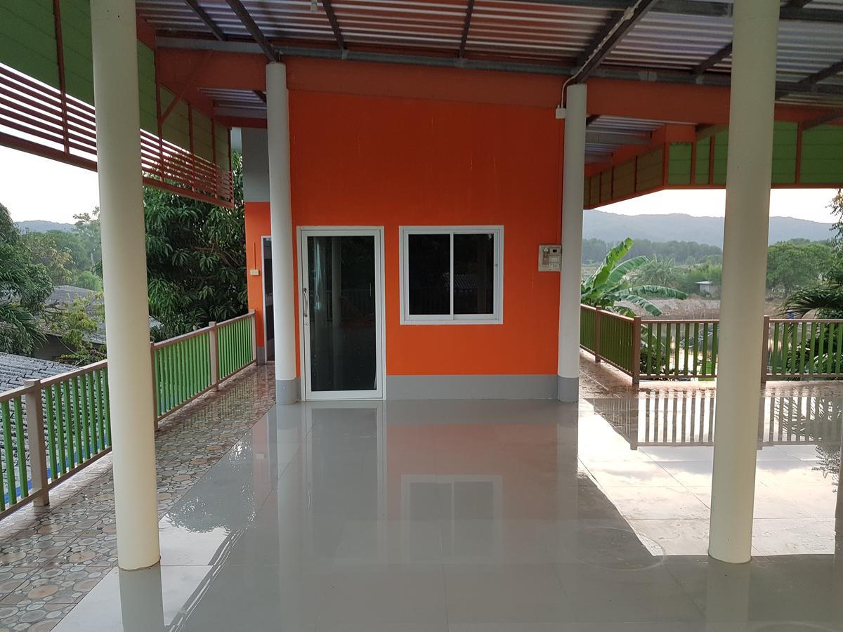 Baan Pak Phutawan Guest house