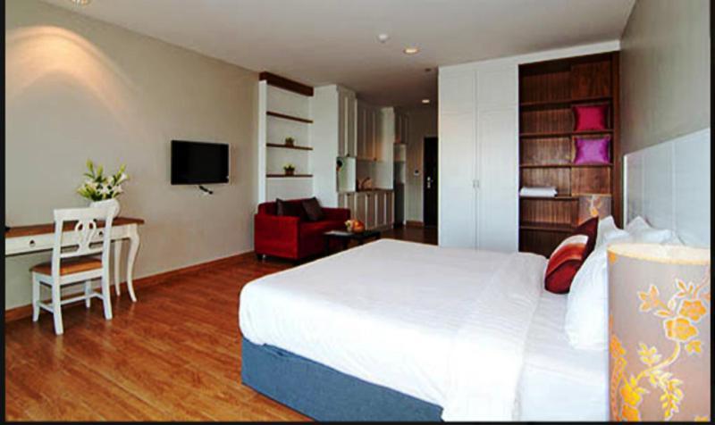 V8 Seaview Hotel Jomtien Beach