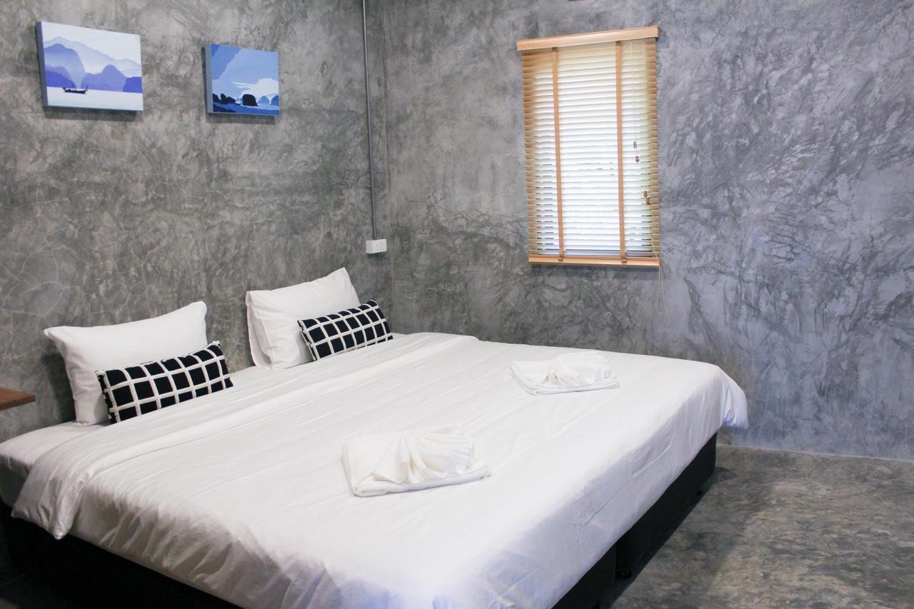 The Simple Hotel