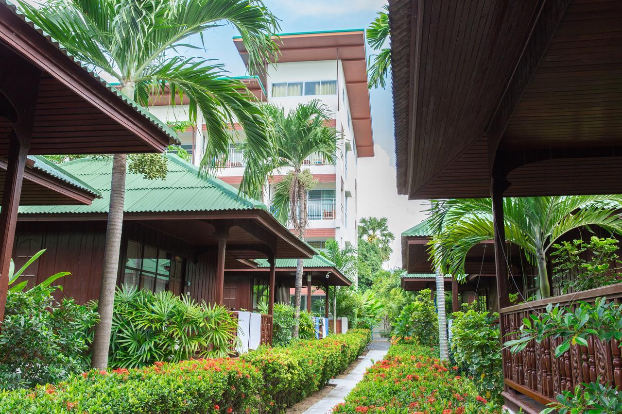 Coconut Hotel