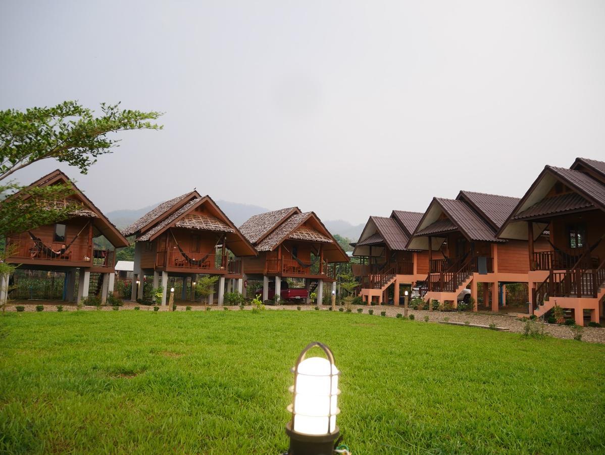 Smilehouse Resort *
