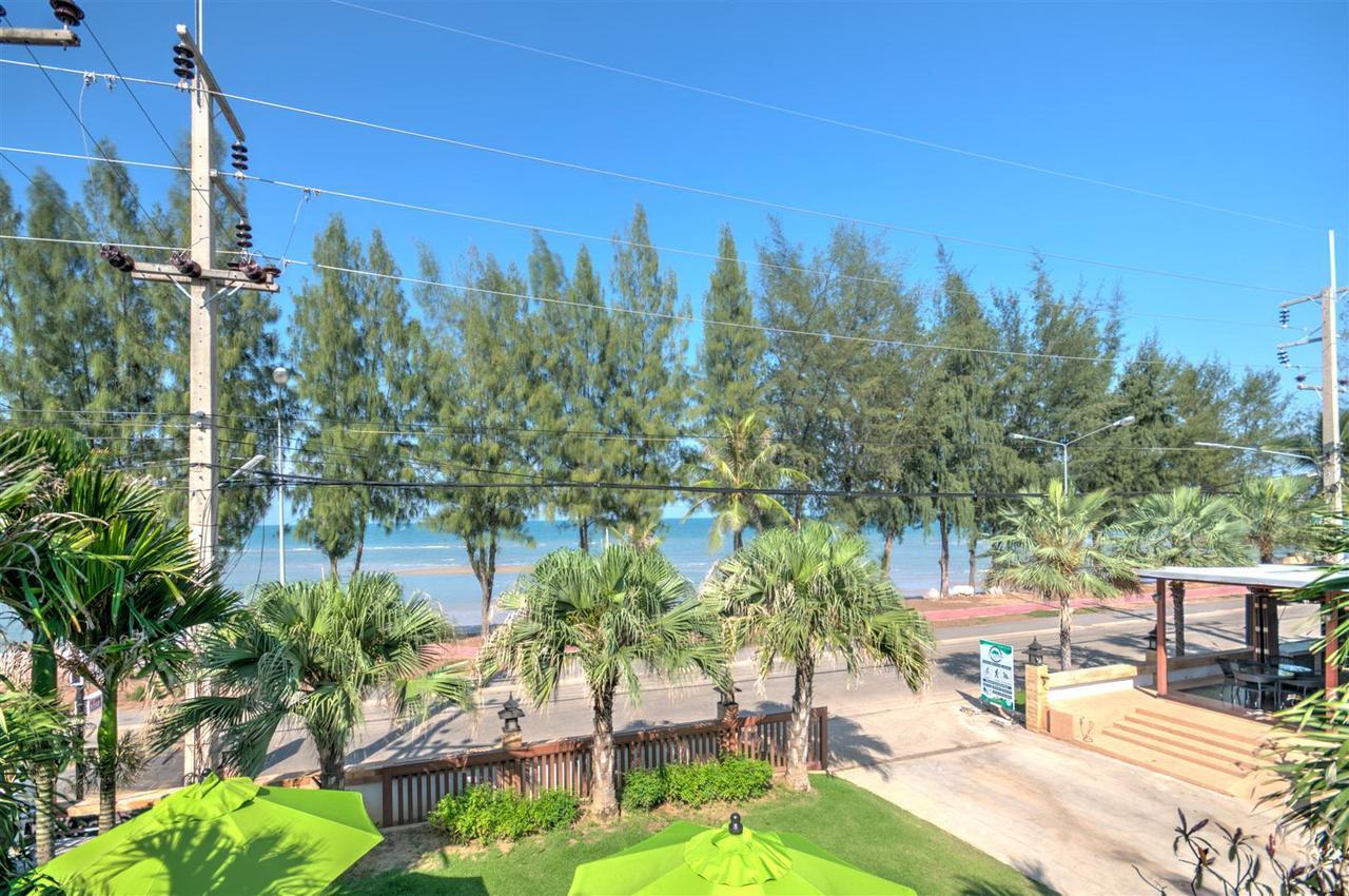 Resort Palm