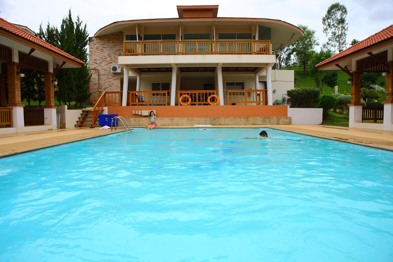 Resort Thongsathit Hill Khao Yai