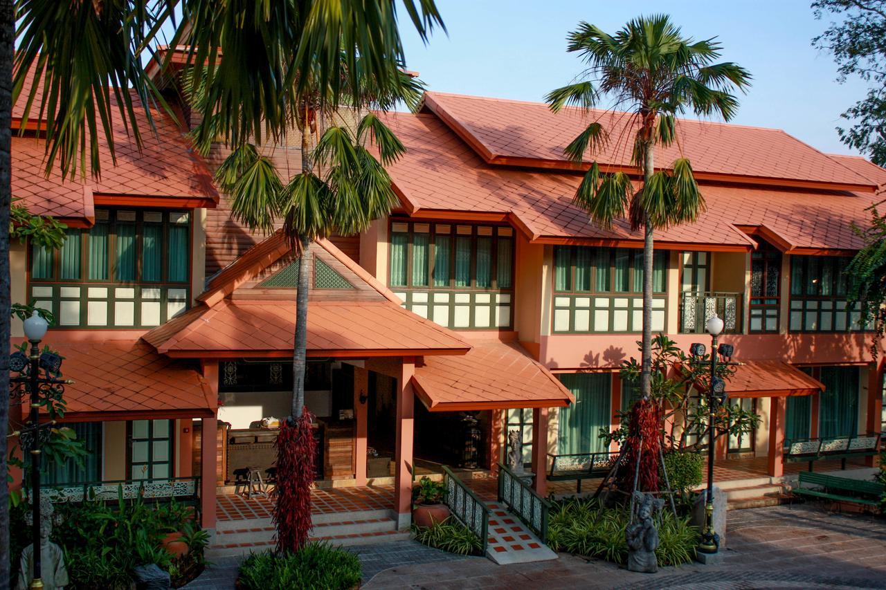 Chuchaiburi Sri Resort