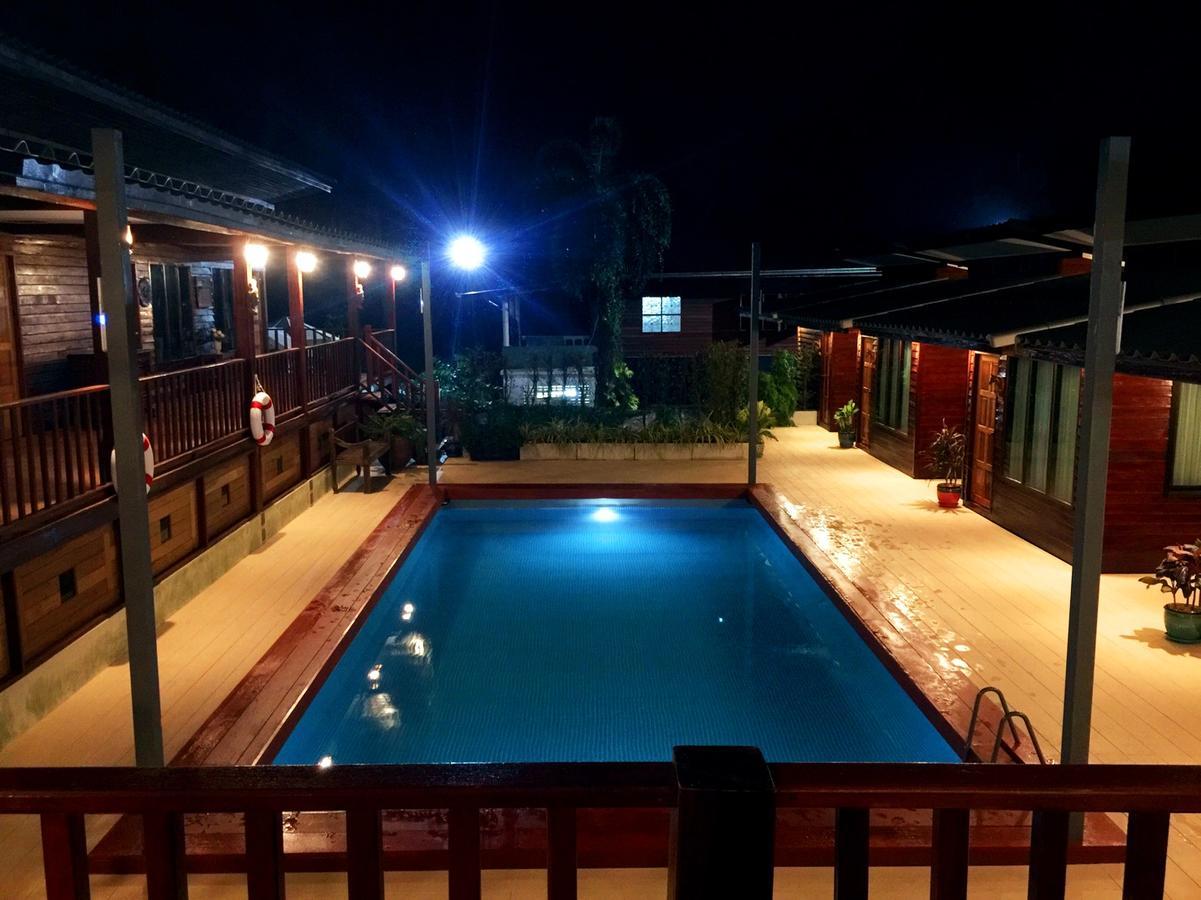 Chuchaiburi Sri Resort Amphawa