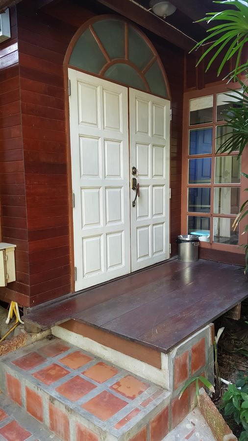 Ruean Mai Chai Khlong Resort Amphawa