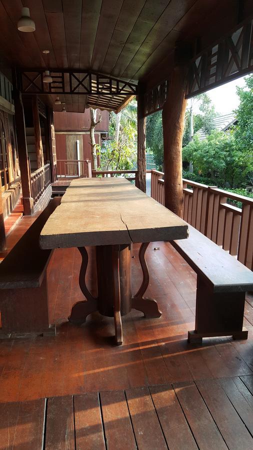 Ruean Mai Chai Khlong Resort Amphawa