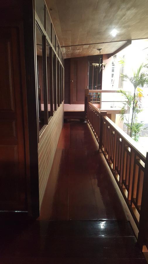 Ruean Mai Chai Khlong 3*