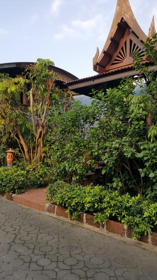 Ruean Mai Chai Khlong 3* Amphawa