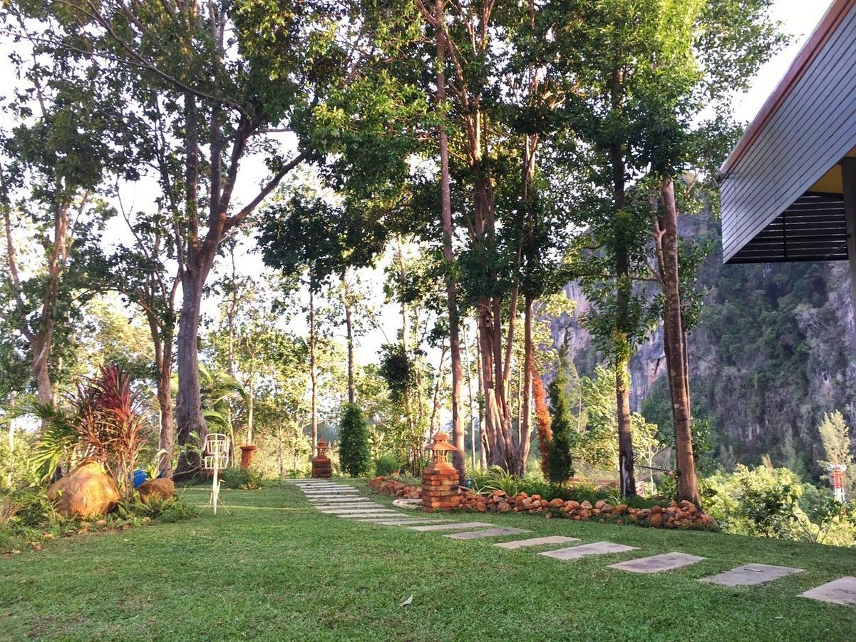 Resort Barefeet Heaven Hill Naturist Resort