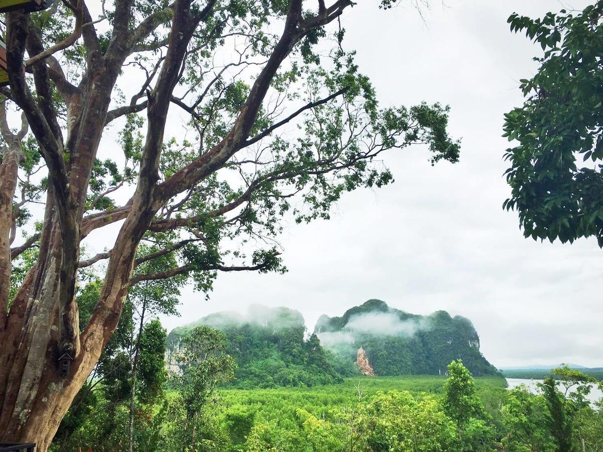 Barefeet Heaven Hill Naturist Resort Ban Chao Mai