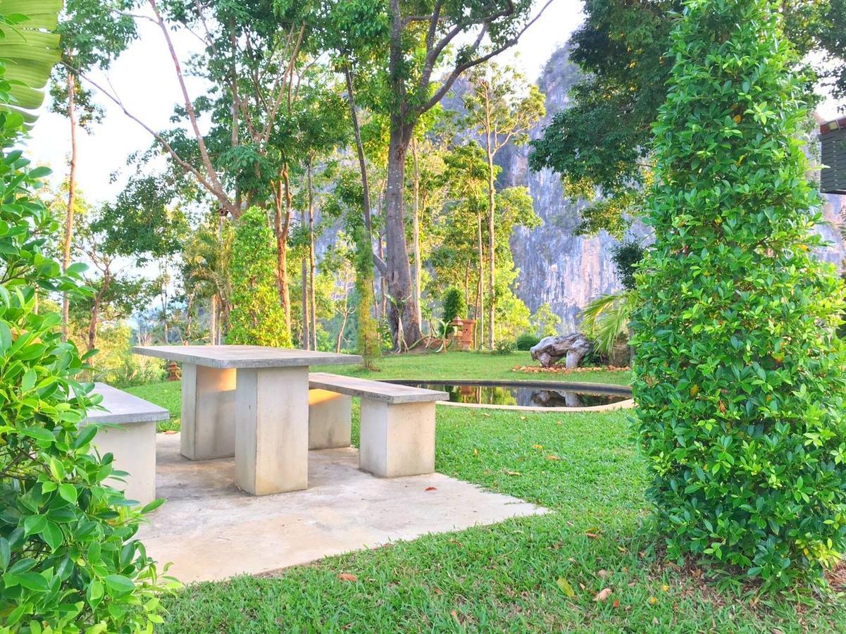 Barefeet Heaven Hill Naturist Resort 3*