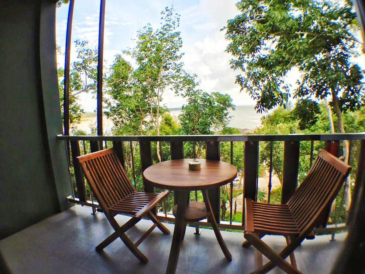 Barefeet Heaven Hill Naturist Resort 3*
