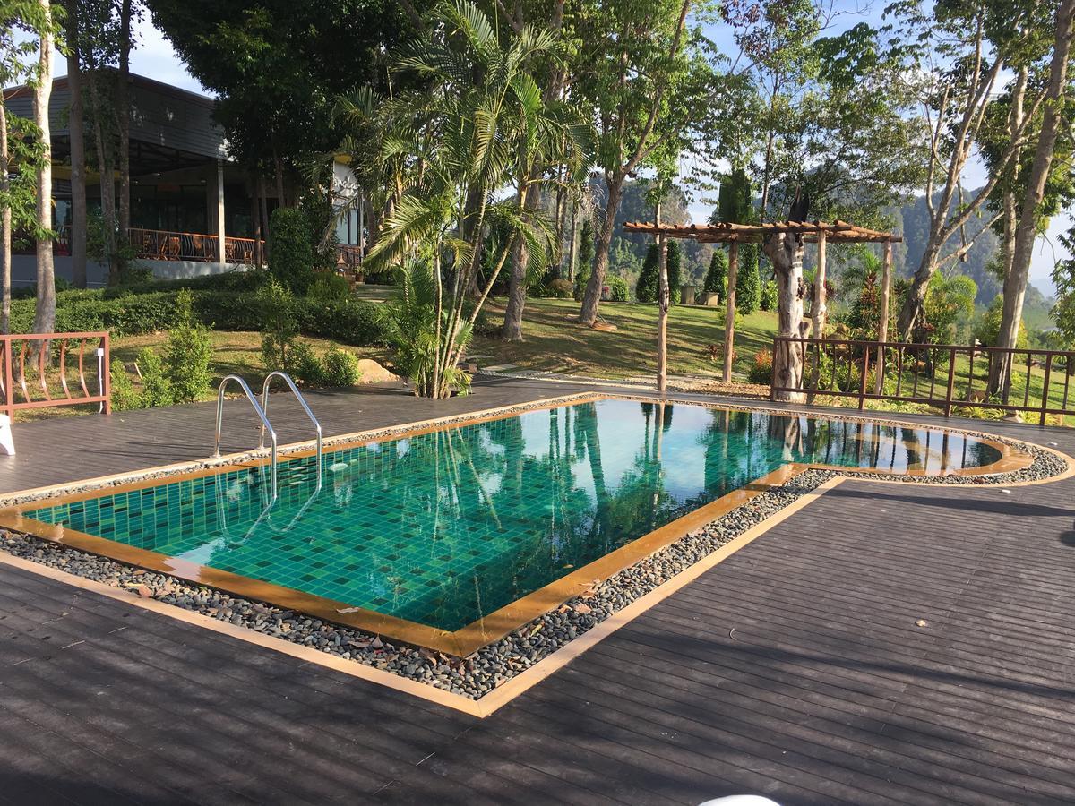 Barefeet Heaven Hill Naturist Resort Resort Ban Chao Mai
