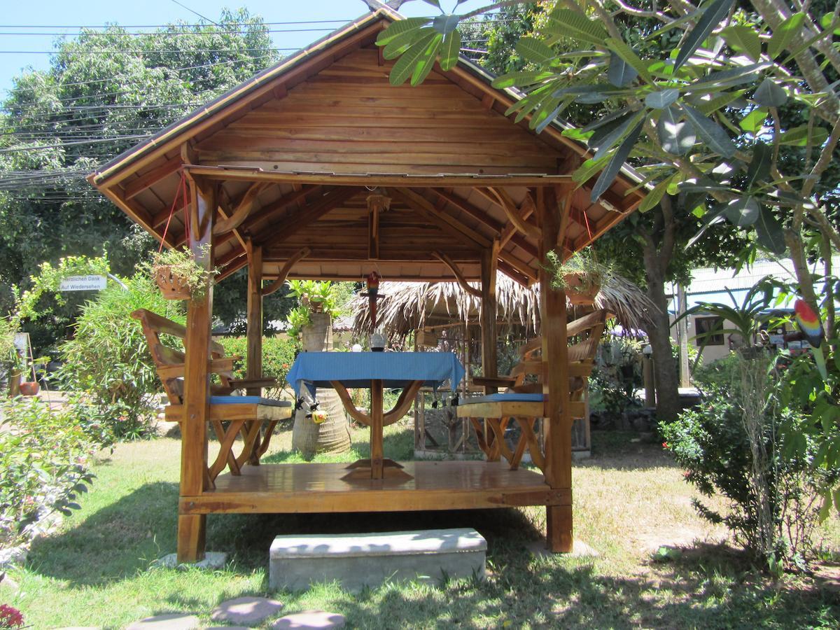 Flower Paradise & Swiss Restaurant Roestiland Resort Lamai Beach (Koh Samui)